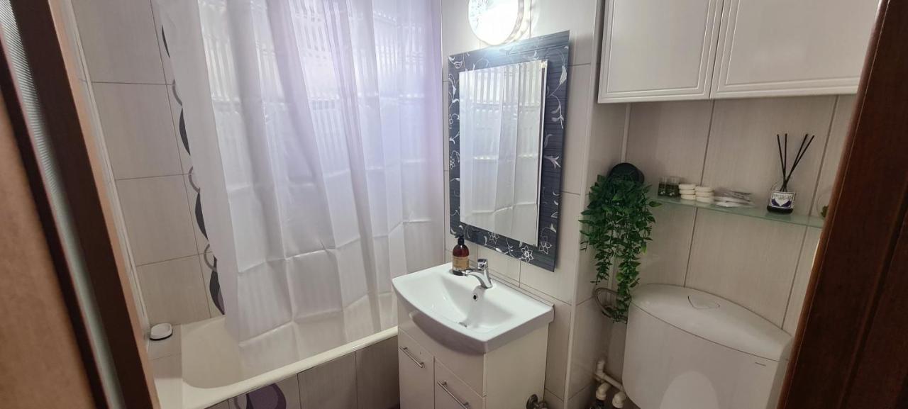 Perfect View Apartament 2 Rooms Self Check-In Бухарест Екстер'єр фото